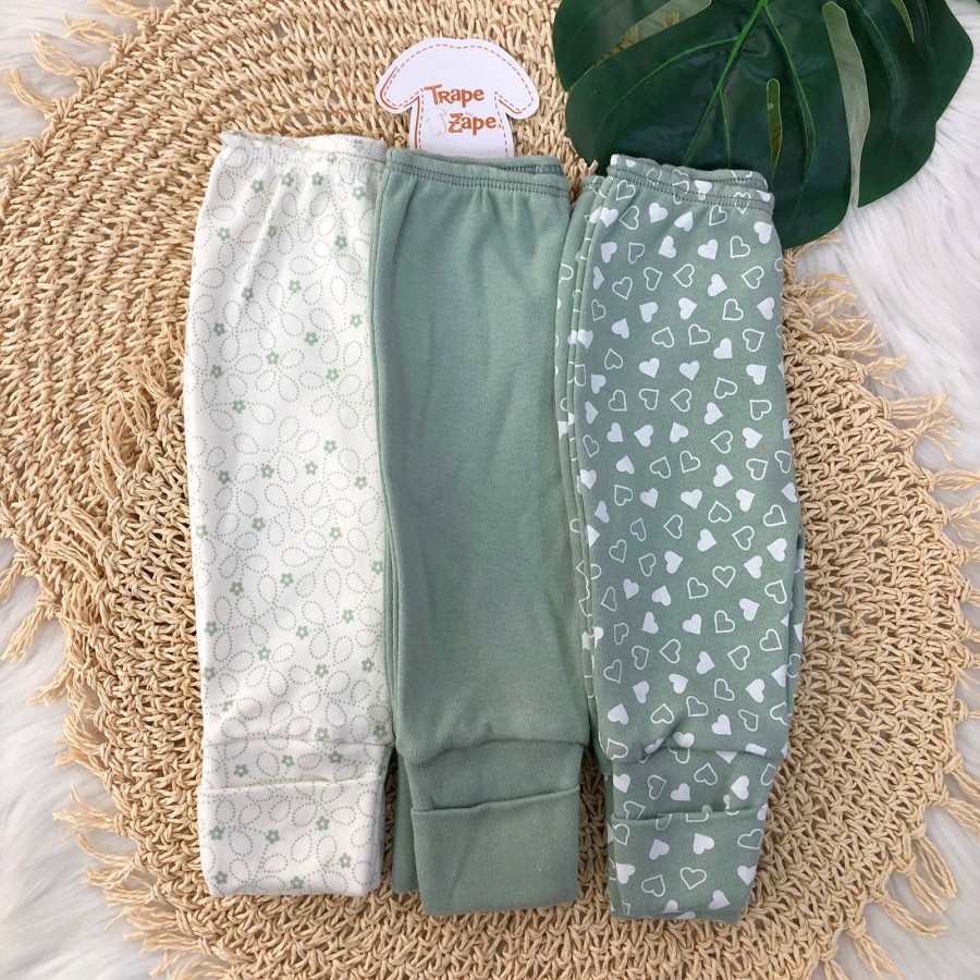 Kit 3 Calças - Florido off e verde, verde e verde corações